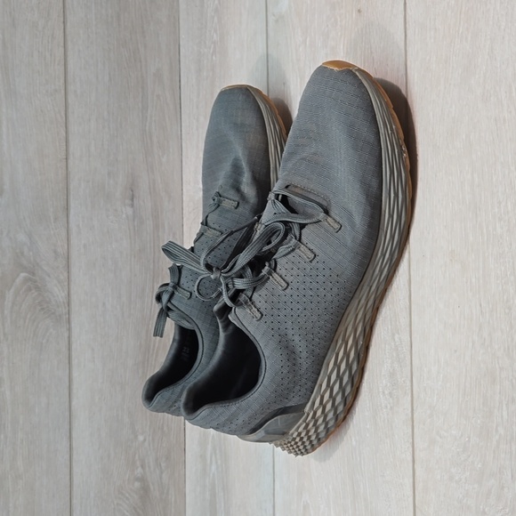 Nobull men Athletic Running Sneakers shoes sz 10.5 - Picture 1 of 13